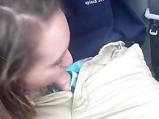 Amateur teen girl sucks off her boyfriend in the car